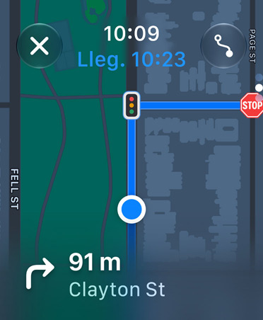 App Mapas, indicaciones en la parte inferior de la pantalla