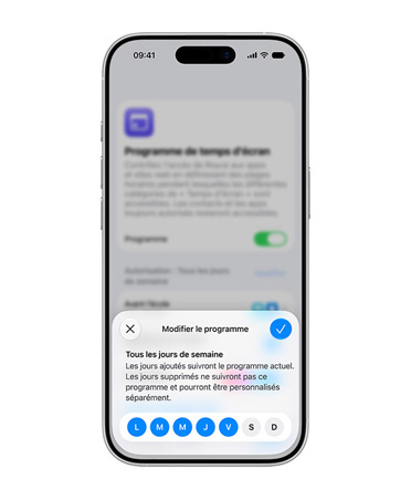 iPhone affichant l’interface de gestion de l’horaire, invitant à modifier la limite de temps quotidienne d’un compte Enfant