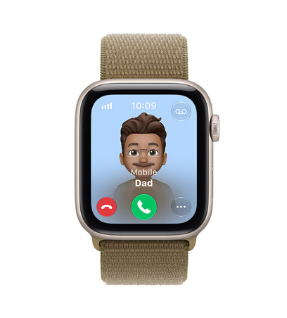 Apple Watch SE 3, screen shows incoming call from Dad, aluminium case, starlight colour, connected to Sport Loop strap, olive colour (light brownish-green)