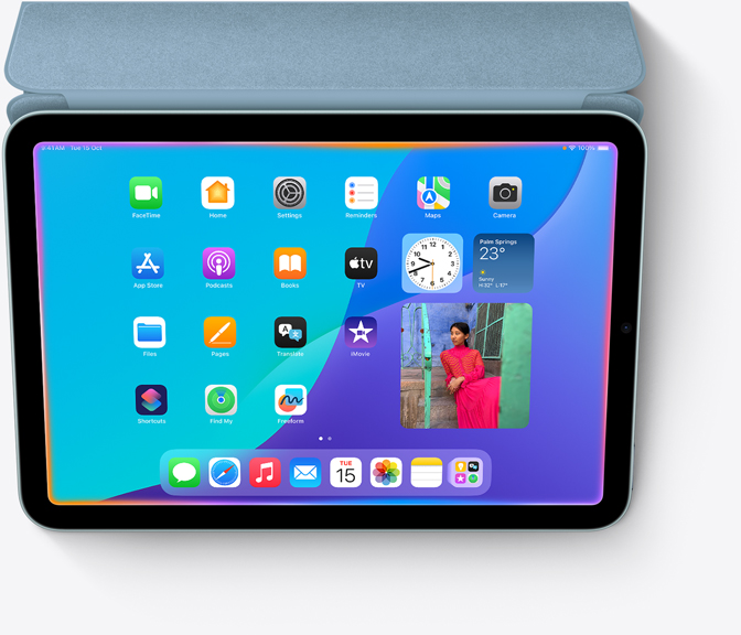 iPad mini device showing an all-new design for Siri featuring a glowing light that wraps around the edge of the screen.