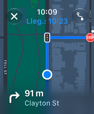 App Mapas, las instrucciones de navegación aparecen en la parte inferior de la pantalla