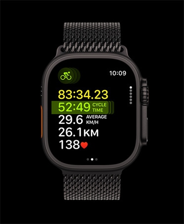 Apple Watch Ultra 3, čierna farba, titánový kryt, kombinovaný tréning, čierna milánska slučka