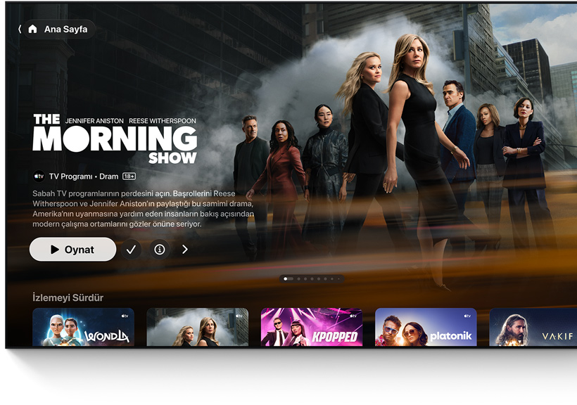 Mickey 17 filmine ait bir görselin üzerinde Apple TV uygulamasının görüntüsü.