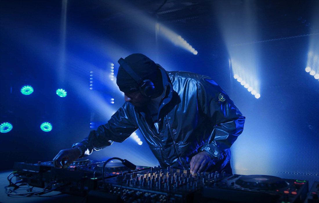 DJ esinemas kontserdil.