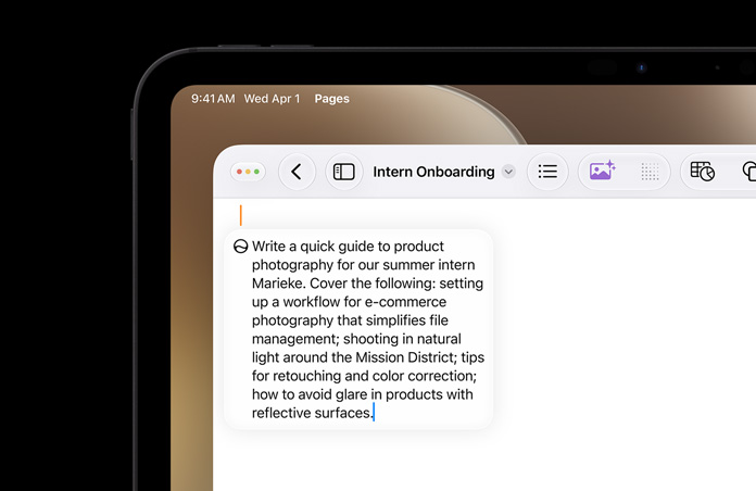 الزاوية العلوية اليسرى من جهاز iPad، شاشة تعرض مستند Pages مفتوحاً، مع مطالبة ميزة الكتابة باستخدام Siri بصياغة مسودة النص